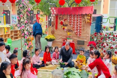BÀI VIẾT TRUYỀN THÔNG  Ý nghĩa của việc tổ chức các hoạt động trải nghiệm gói bánh chưng, liên hoan văn nghệ, hội chợ xuân tại trường mầm non Đồng Văn